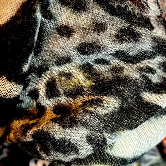 Animal Print Reverses to a Floral Print. Two Dresses in One. Untagged. - Picture 3 of 6